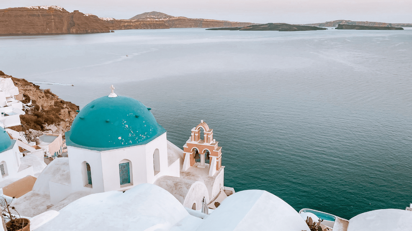 dome bleu vue caldera a Santonin