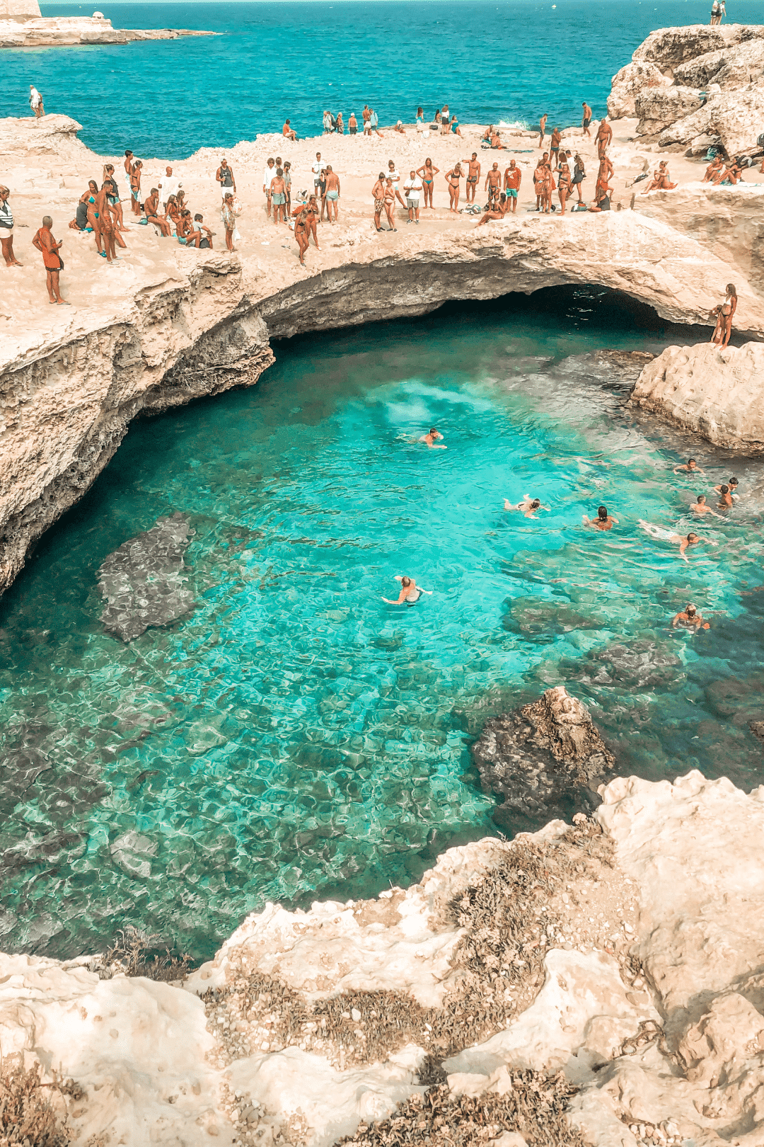 les pouilles grotte de la poésie