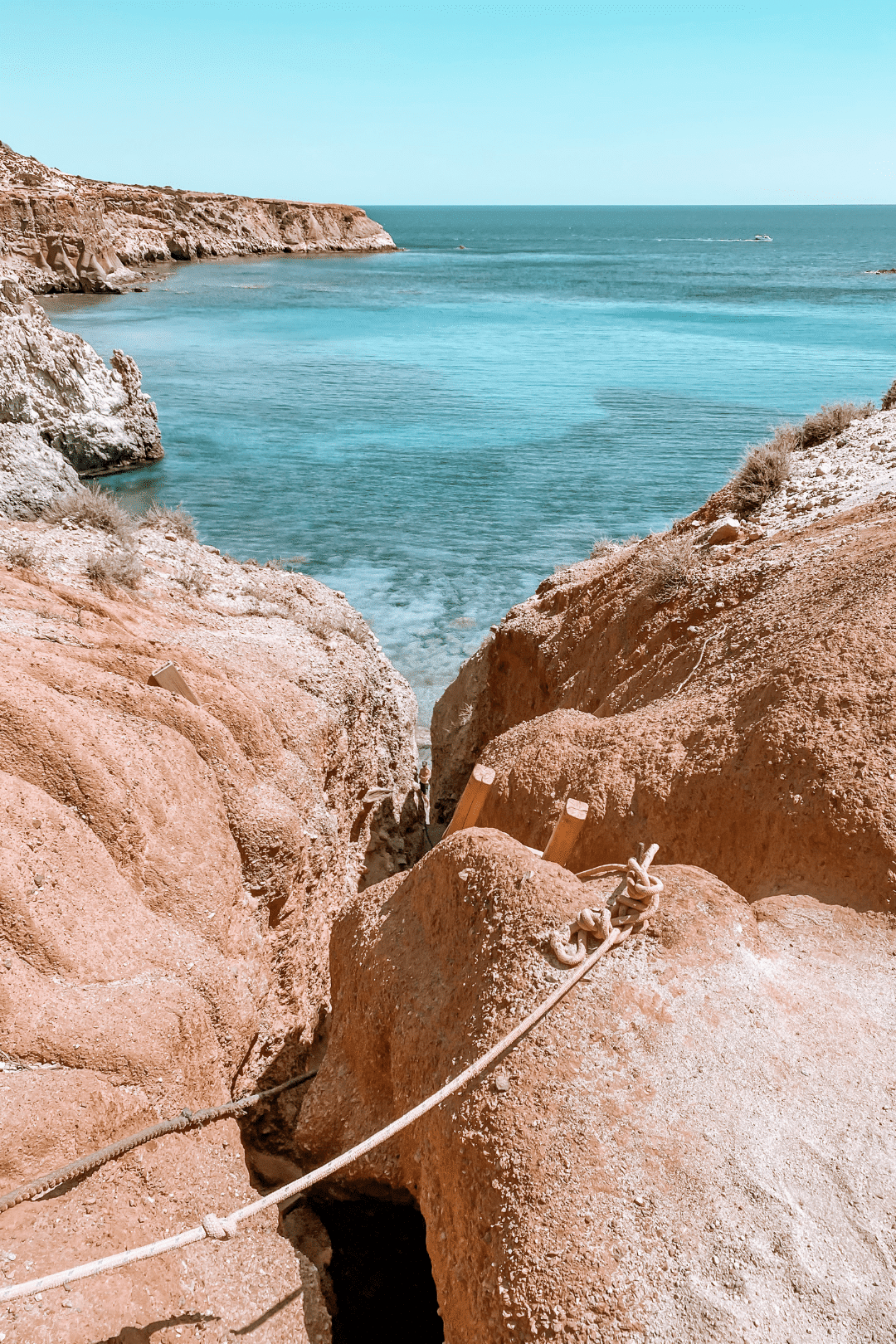 plage de tsigrado milos