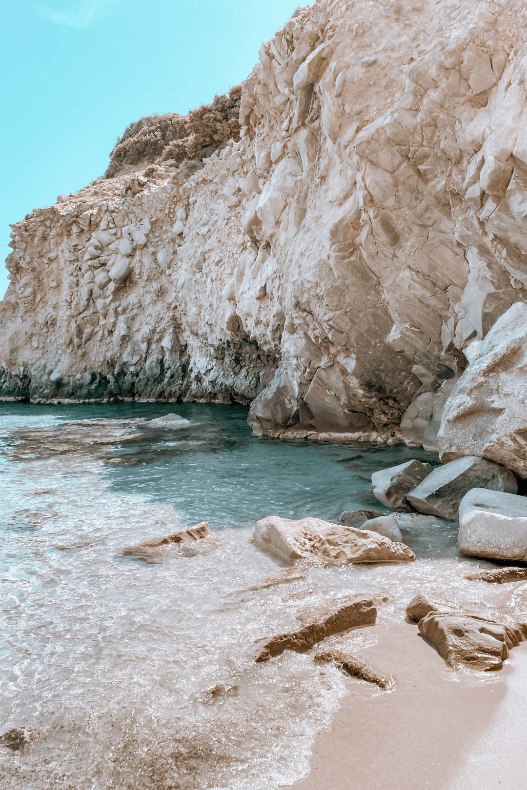 plage de tsigrado milos