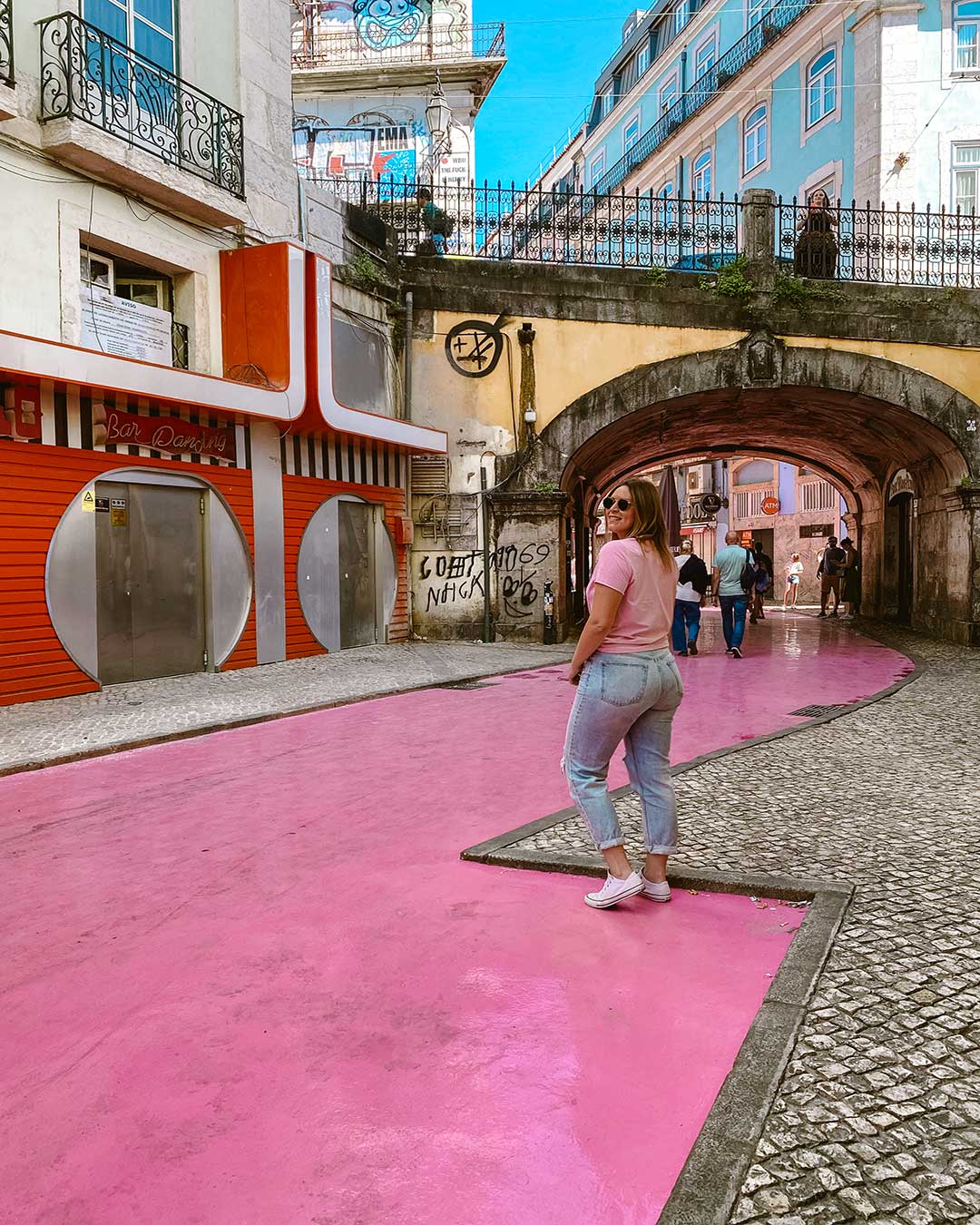 la pink street à Lisbonne