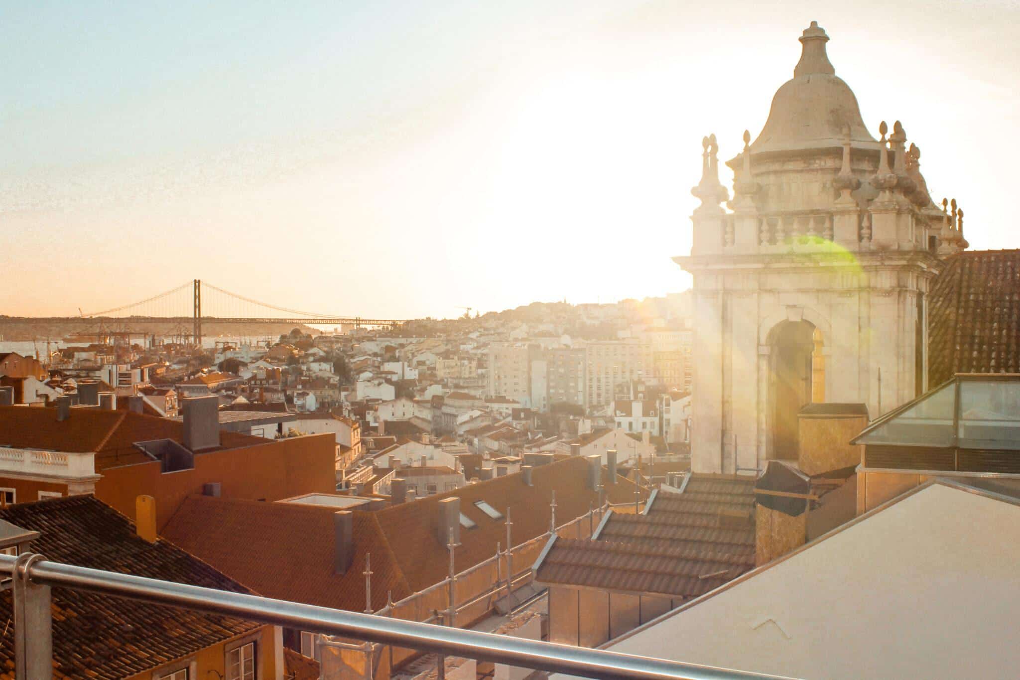 vue depuis le Park bar à lisbonne au coucher du soleil
