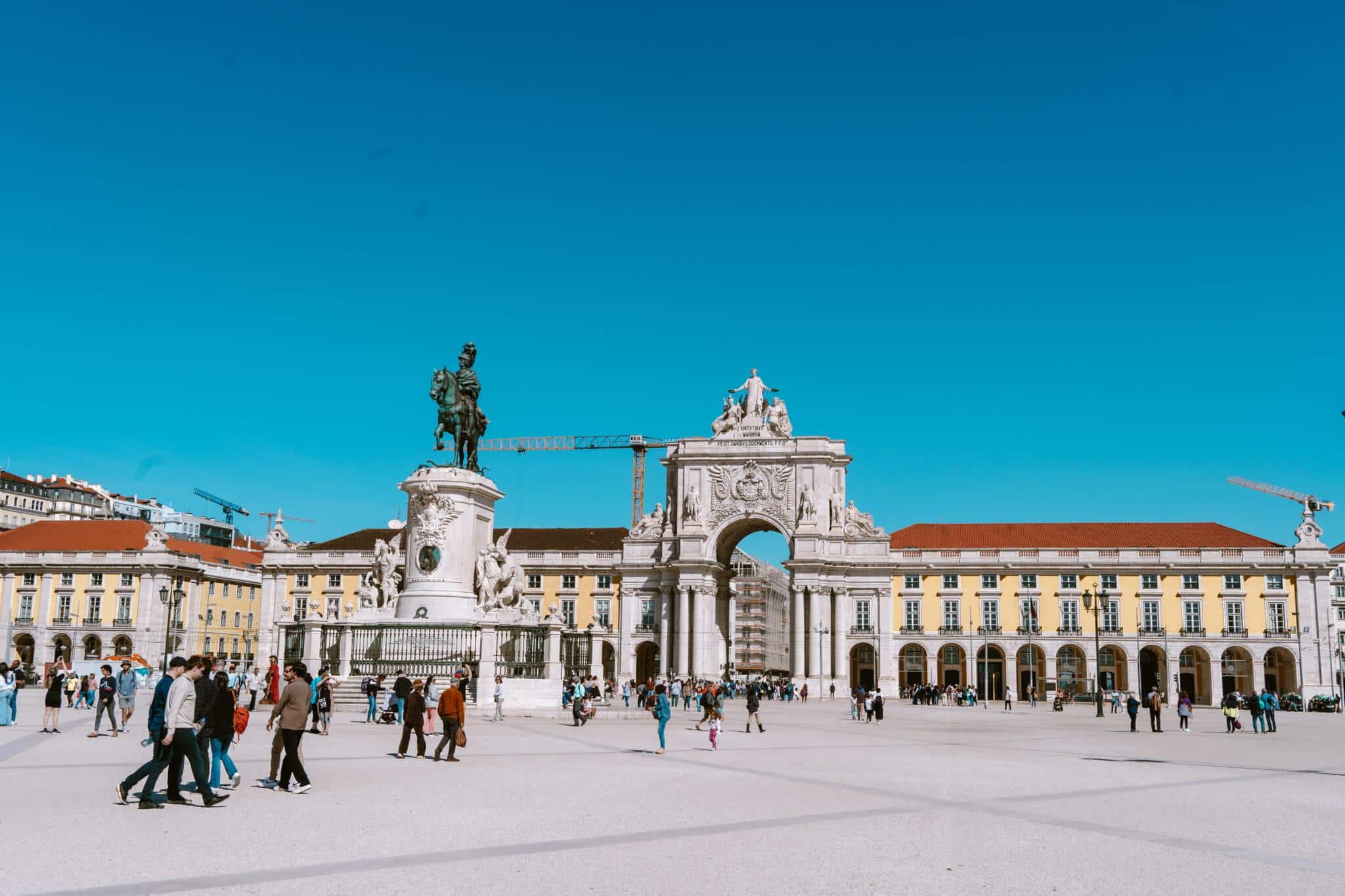 la place du commerce à Lisbonne