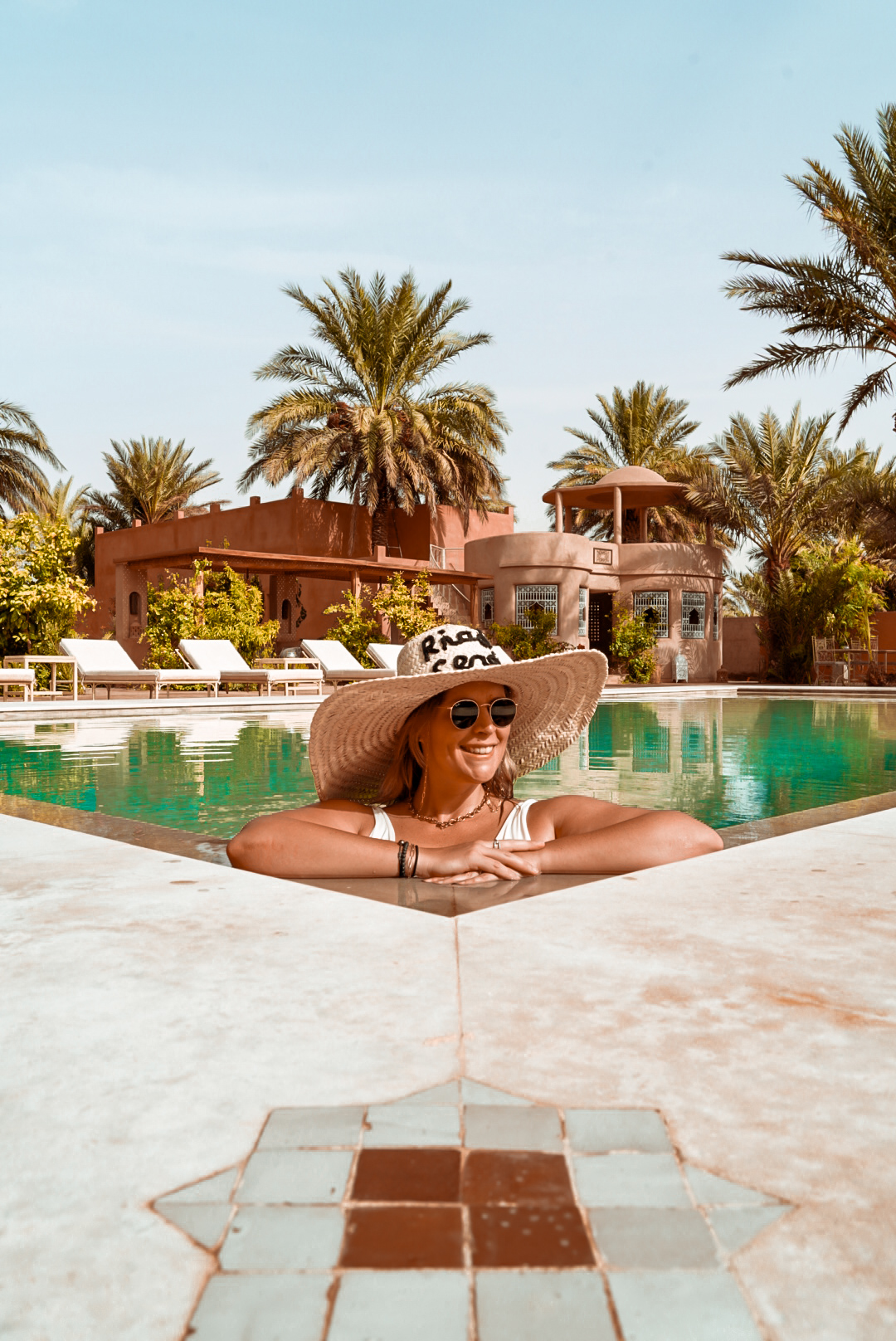 dans la piscine du riad serai maroc
