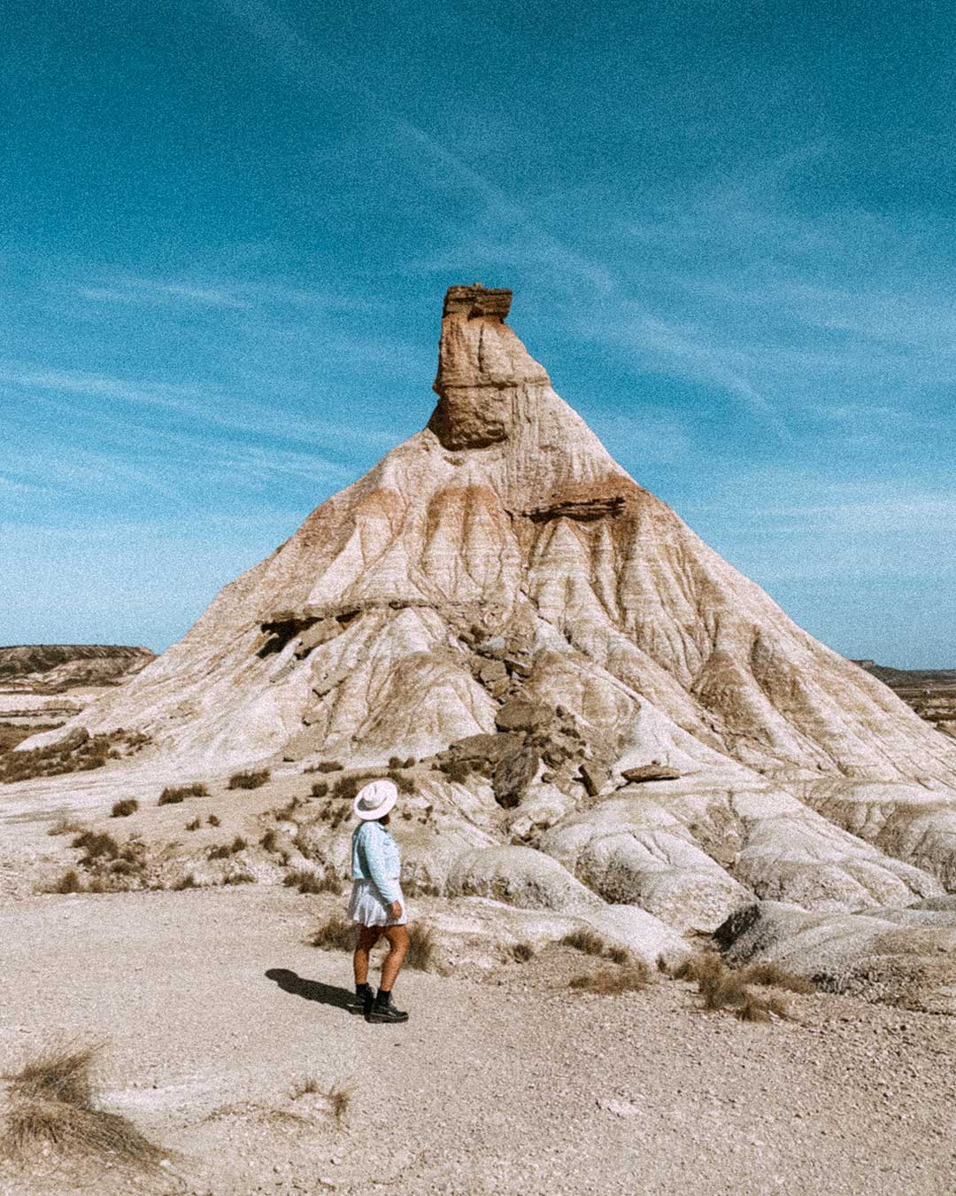 Explorer le désert des Bardenas Reales : paysages lunaires et road trip en Espagne