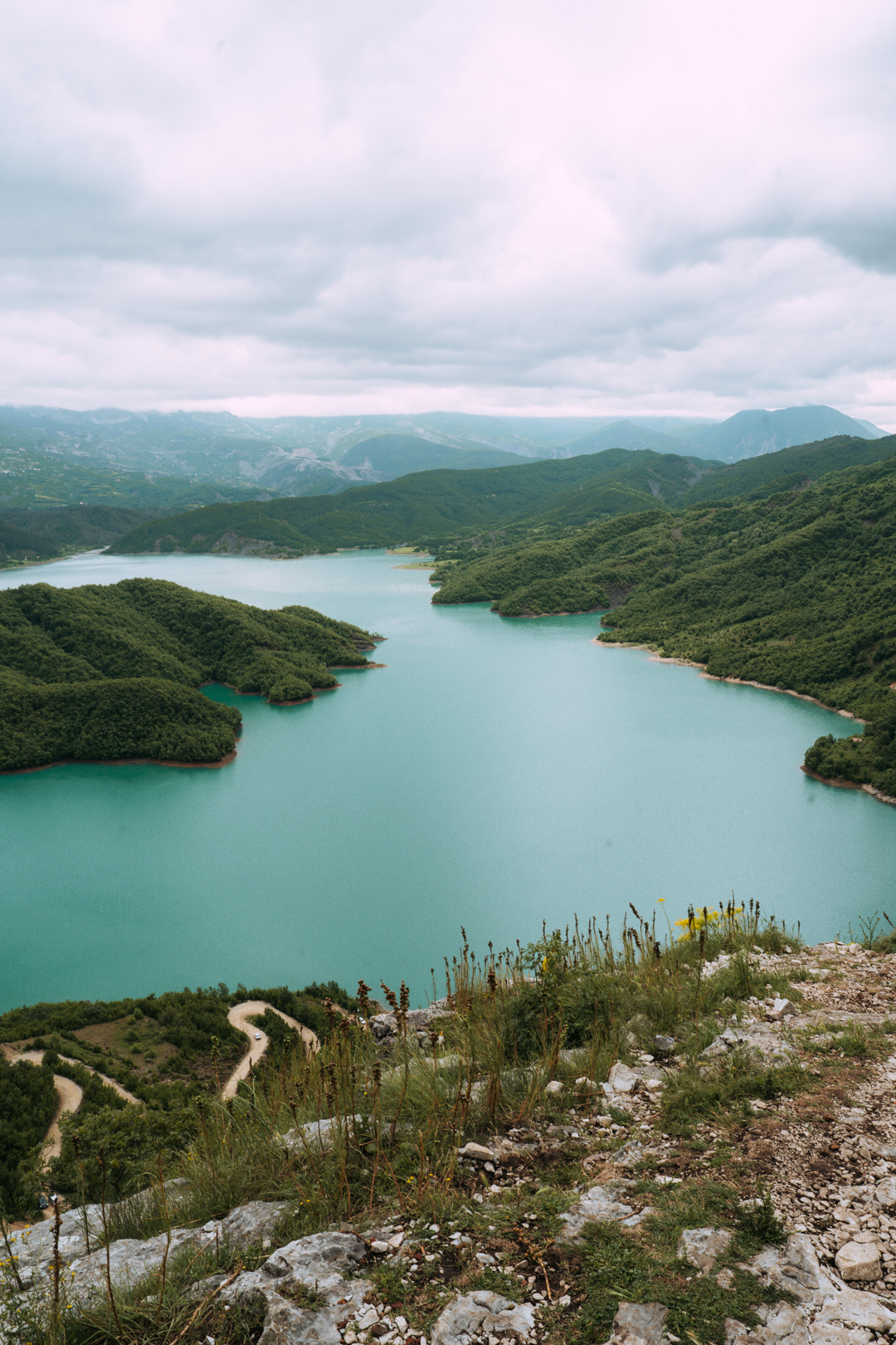 vue sur le lac bovilla
