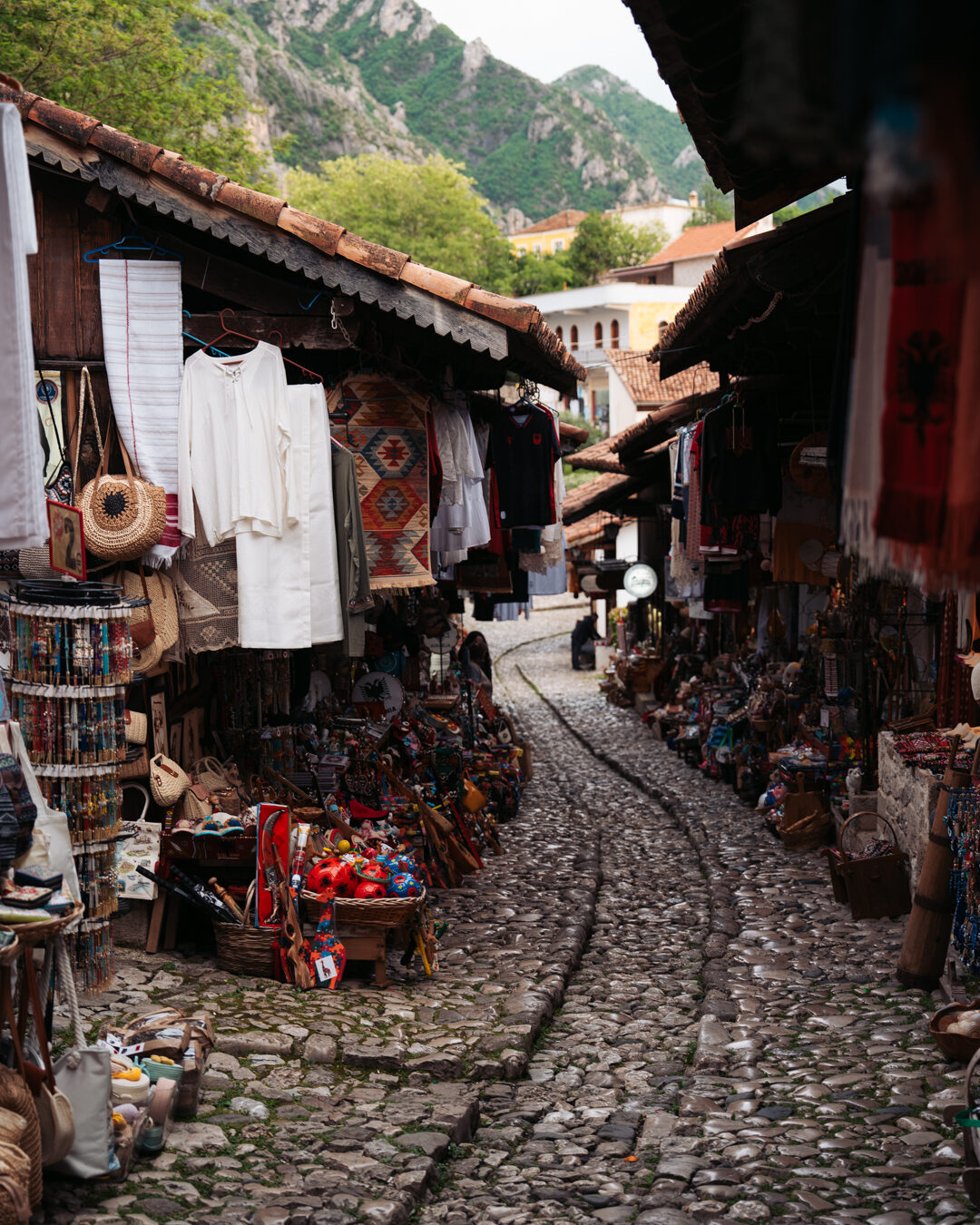 les ruelles du vieux bazard de Krujë en Albanie