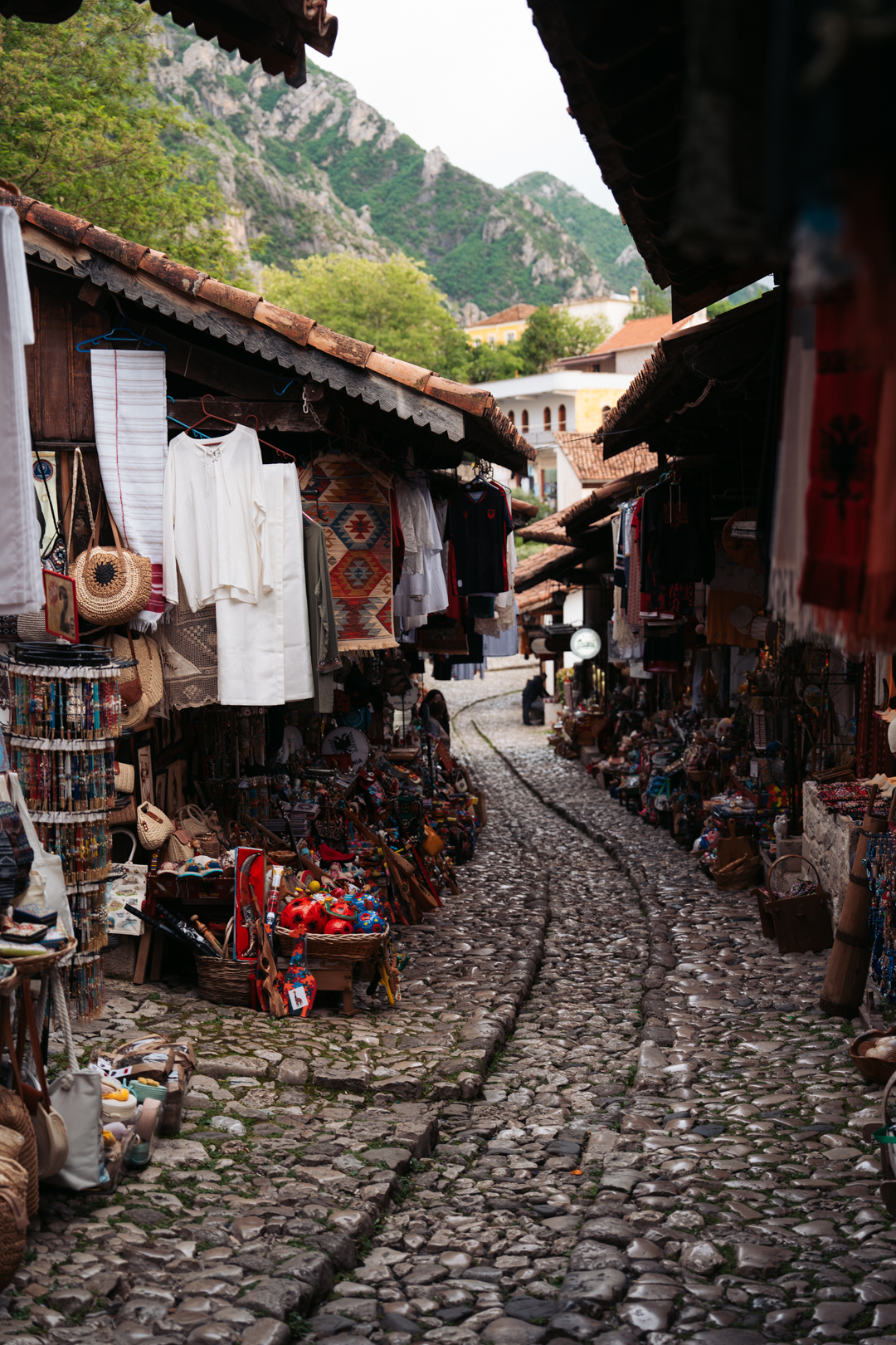 les ruelles du vieux bazard de Krujë en Albanie