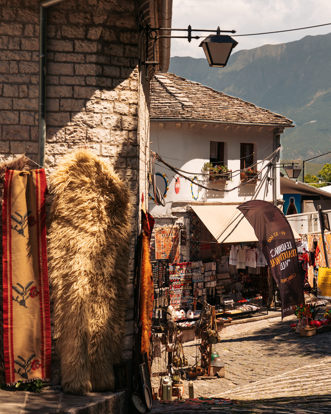 les ruelles du vieux bazar de Gjirokaster