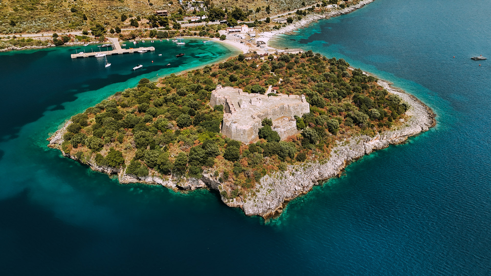 le chateau de porto Palermo en albanie