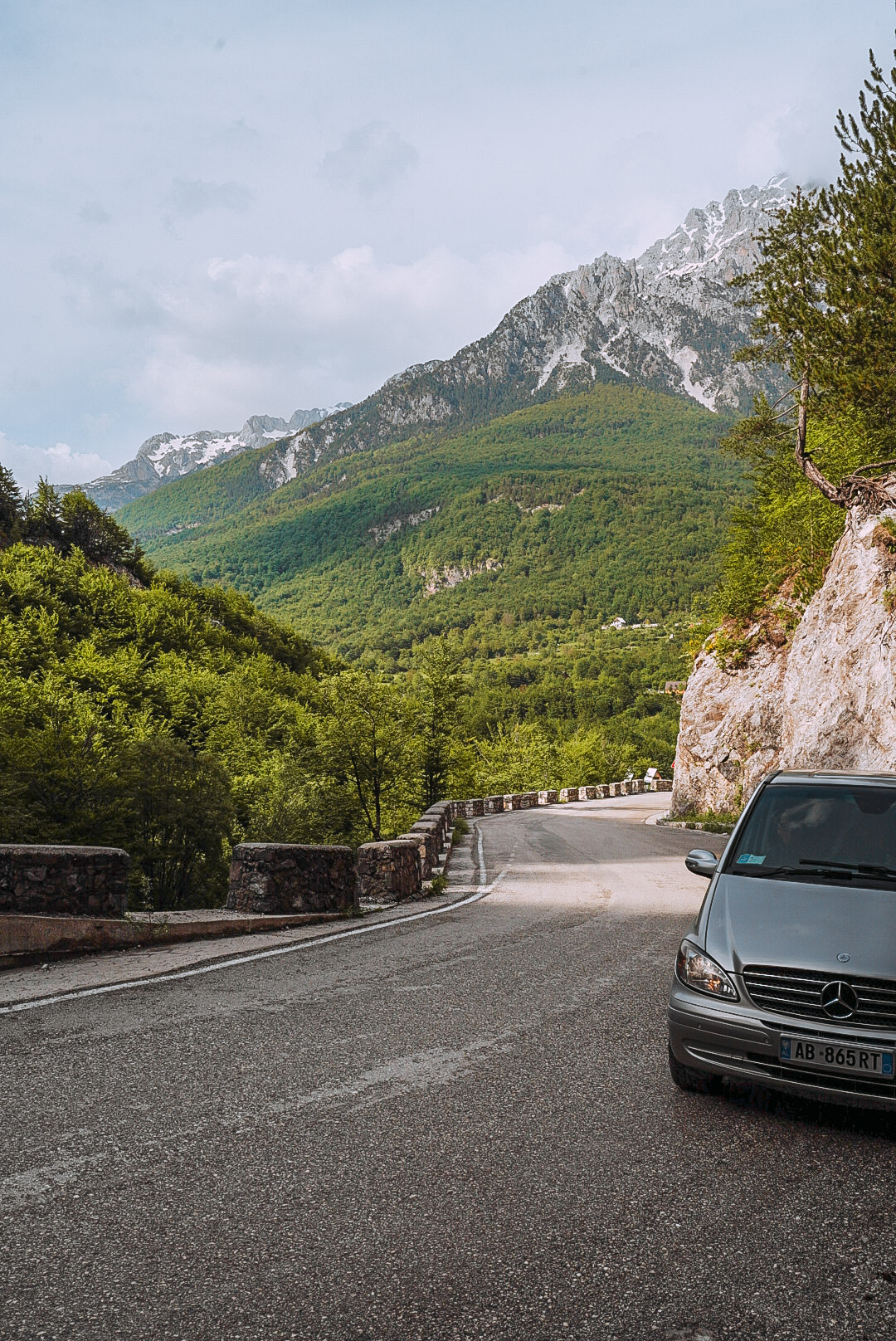 la voiture qu'on a loué pour notre road trip en Albanie