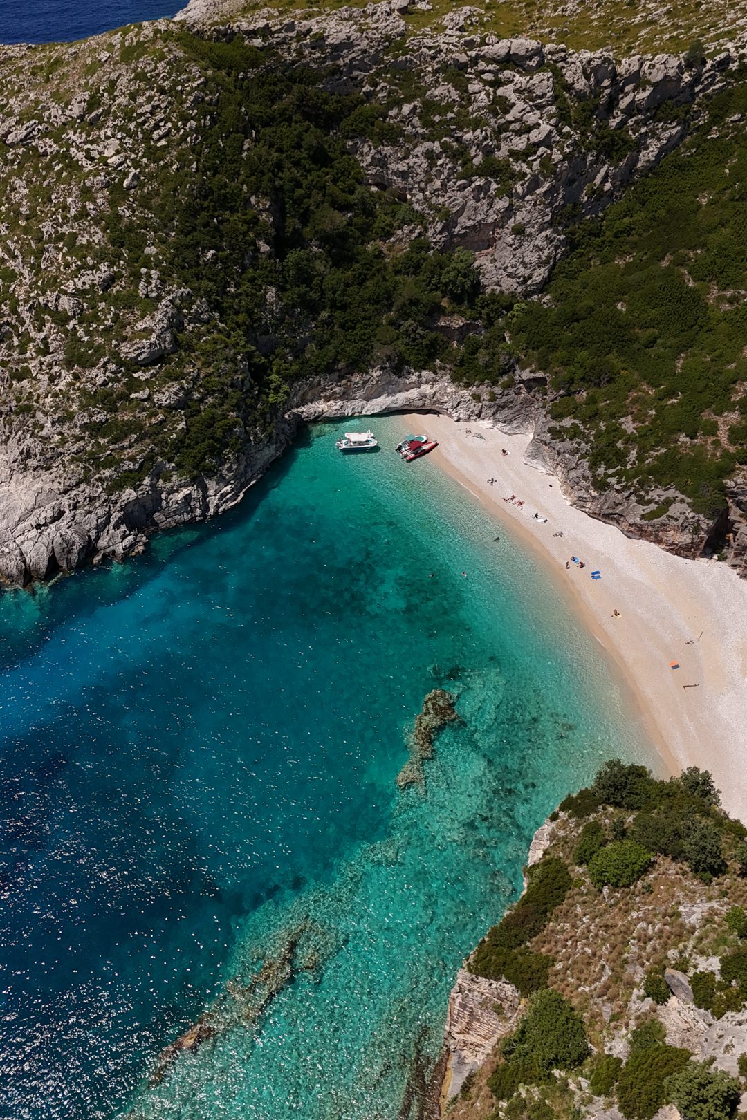 grama bay la plus belle plage d'Albanie