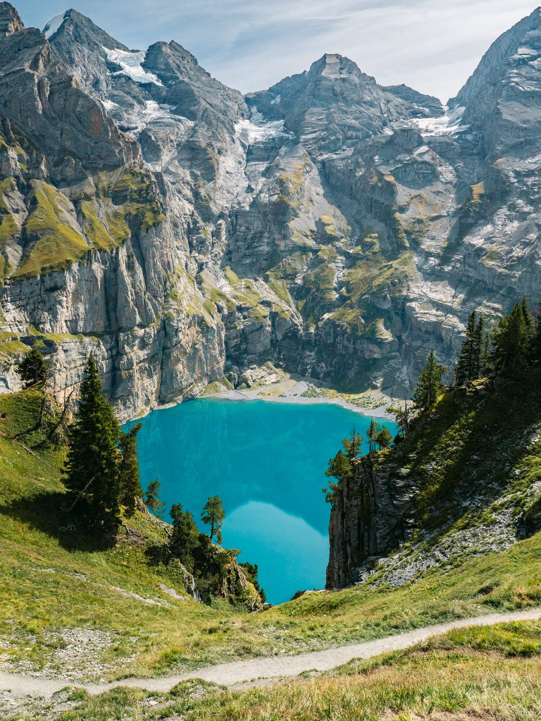 oeschinensee-vue-panoramique-lac-suisse